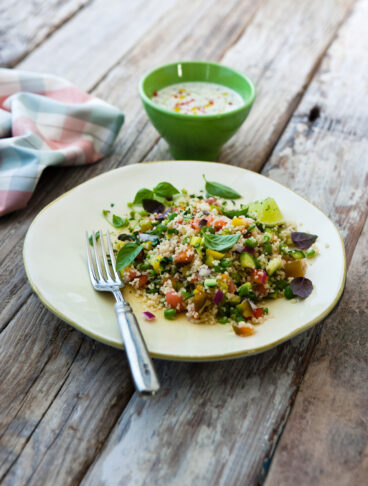 Cous cous con verdure e salsa di sesamo