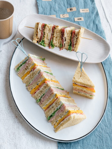 Club Sandwich con frittatina, prosciutto cotto e robiola