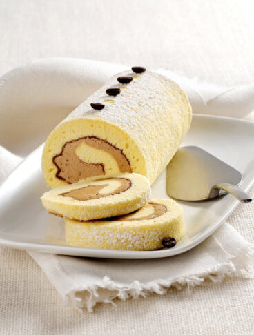 Rotolo di pasta biscotto con crema al caffè
