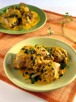 Pollo al curry con yogurt