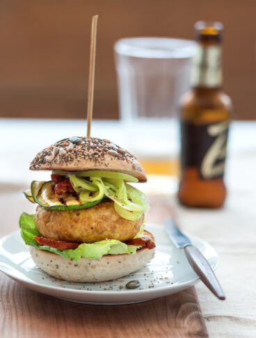 Hamburger con zafferano e verdure