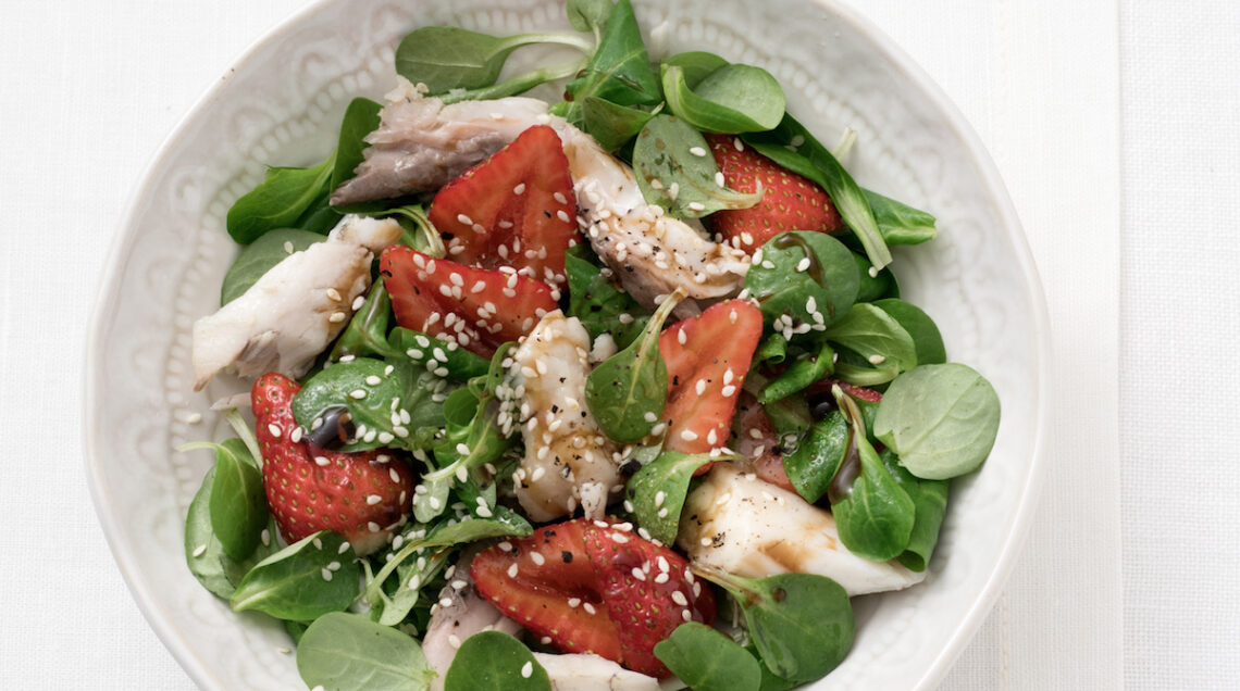 Insalata di ricciola, soncino e fragole