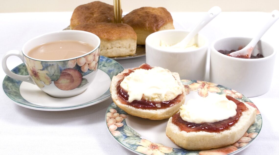 Cornwall-style cream tea