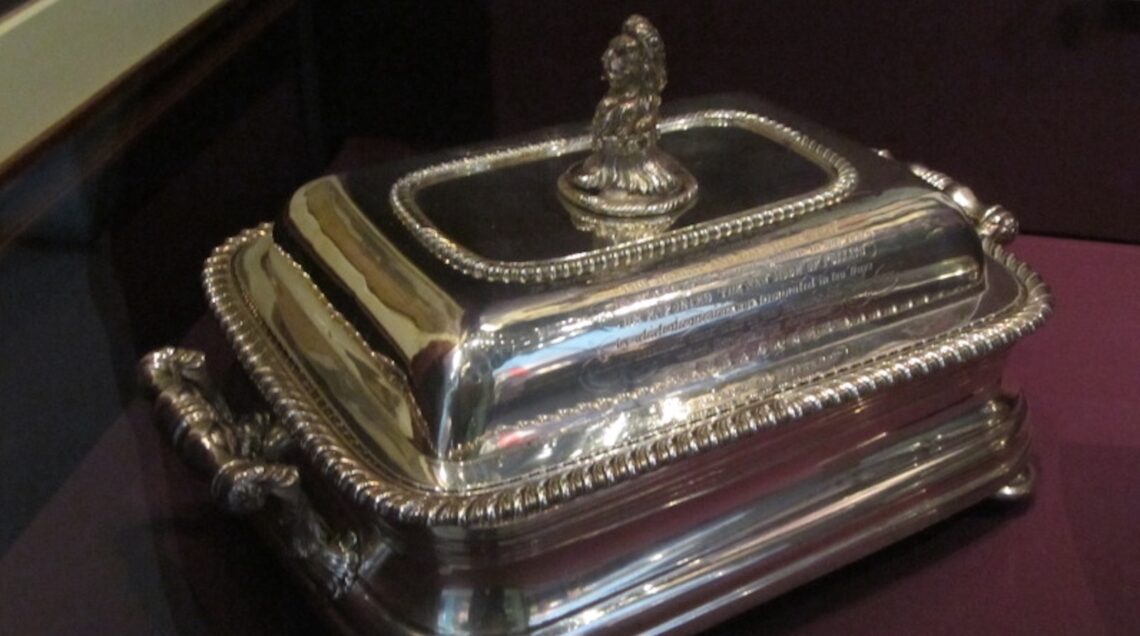 Entrée_dish,_Museum_of_Liverpool