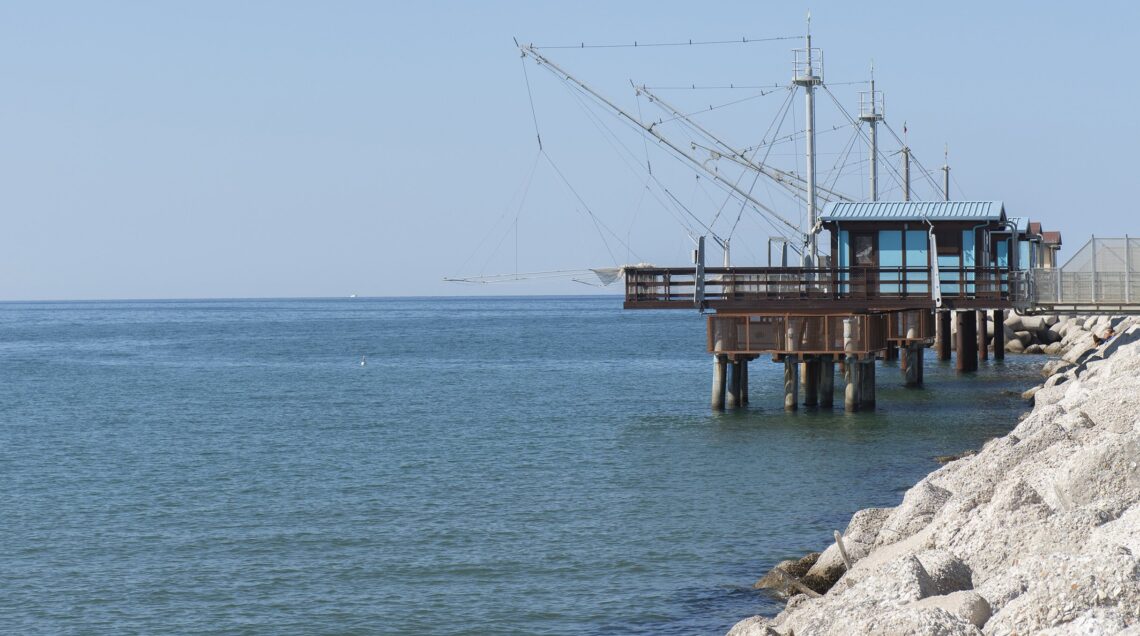 Trabucchi, palafitte sul mare, molo di Ponente Fano