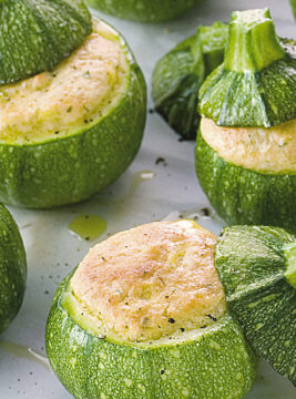 zucchine tonde tagliate e ripiene
