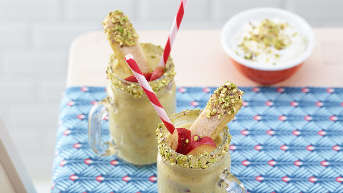 Boccali di smoothie alla pesca