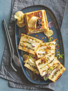 Terrina di patate con crescenza e verdure