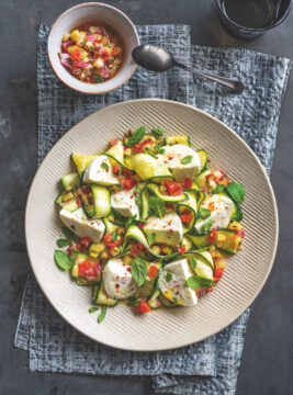 Bufala con carpaccio di zucchine