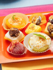 Frutta estiva ripiena di gelato
