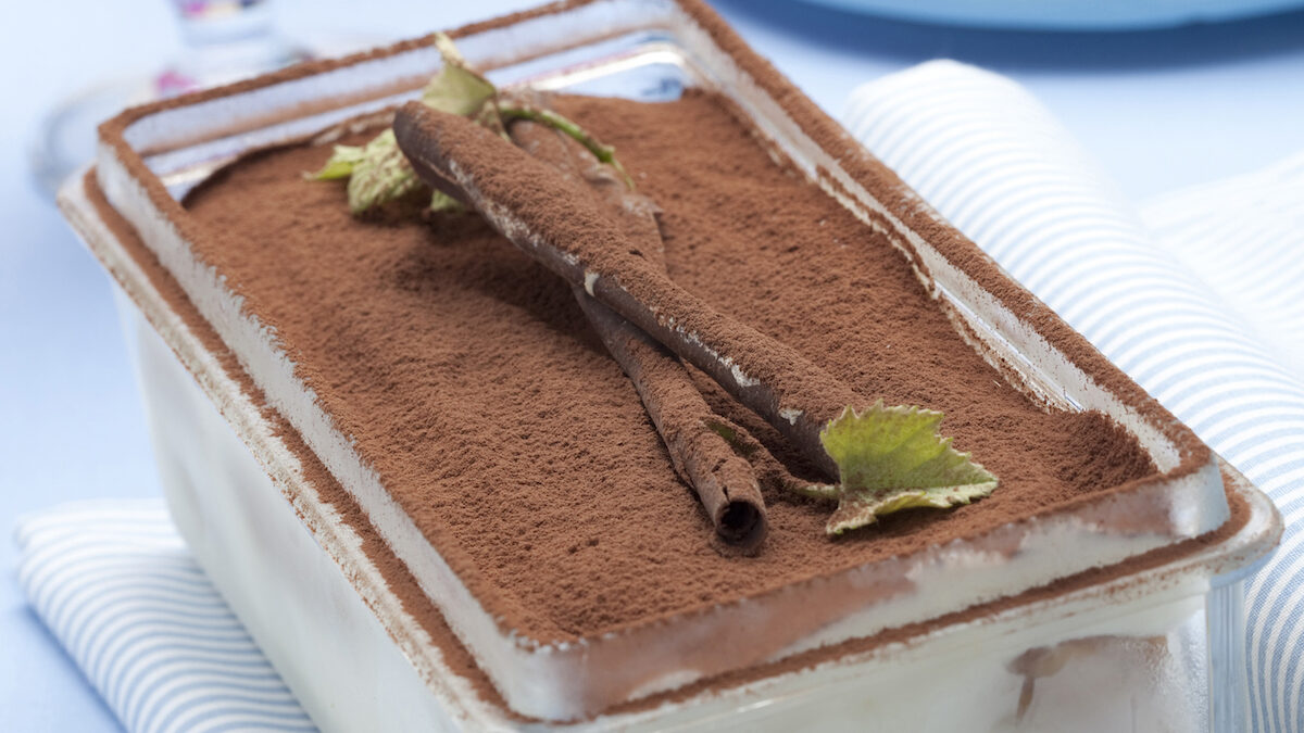 Tiramisù semifreddo profumato al rum