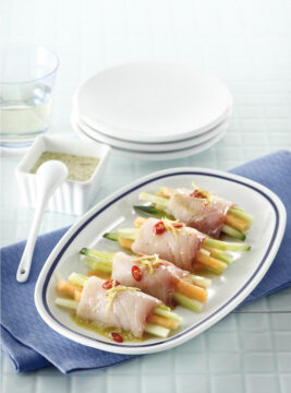 Involtini crudi di pesce spada, melone e cetriolo