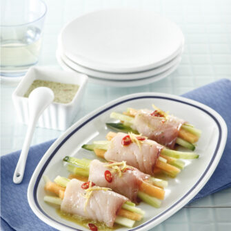 Involtini crudi di pesce spada, melone e cetriolo