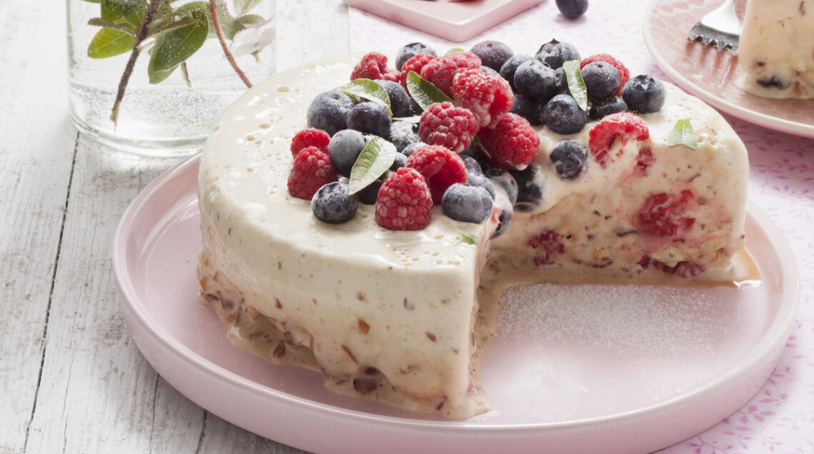 Semifreddo pralinato ai frutti di bosco