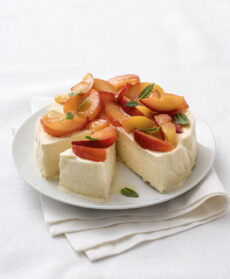 Semifreddo con pesche caramellate