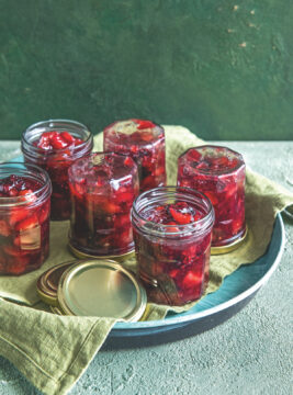 Confettura di more e pesche tabacchiere