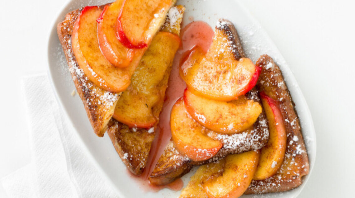 French toast con pesche alla cannella