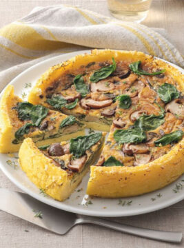 Quiche in crosta di polenta con erbe e funghi