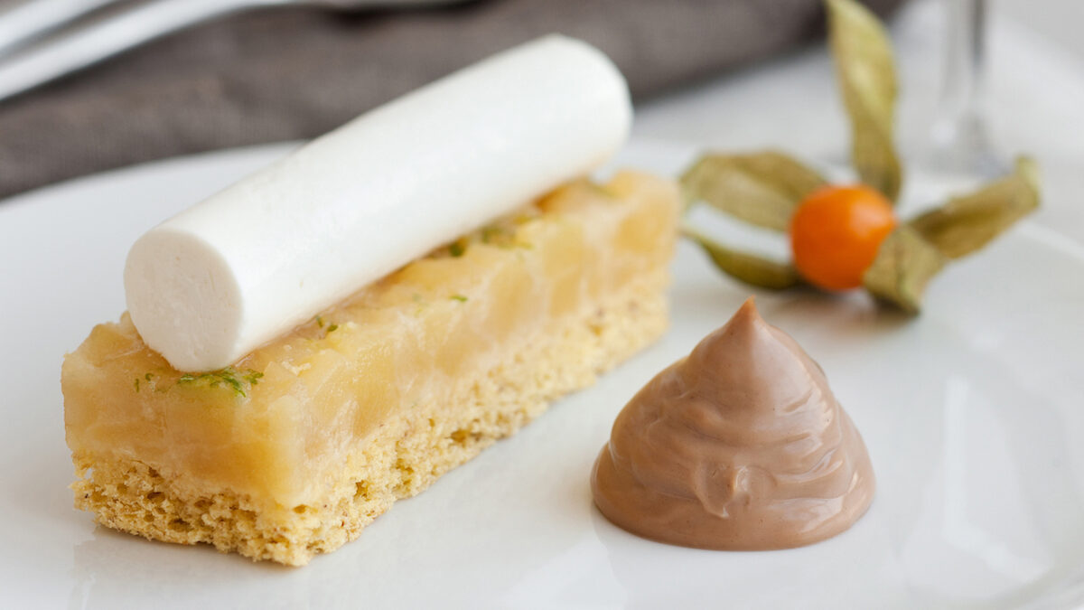 Biscotto alle mele con salsa gianduia