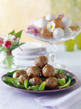 Polpette di agnello nella rete AA047407_alta