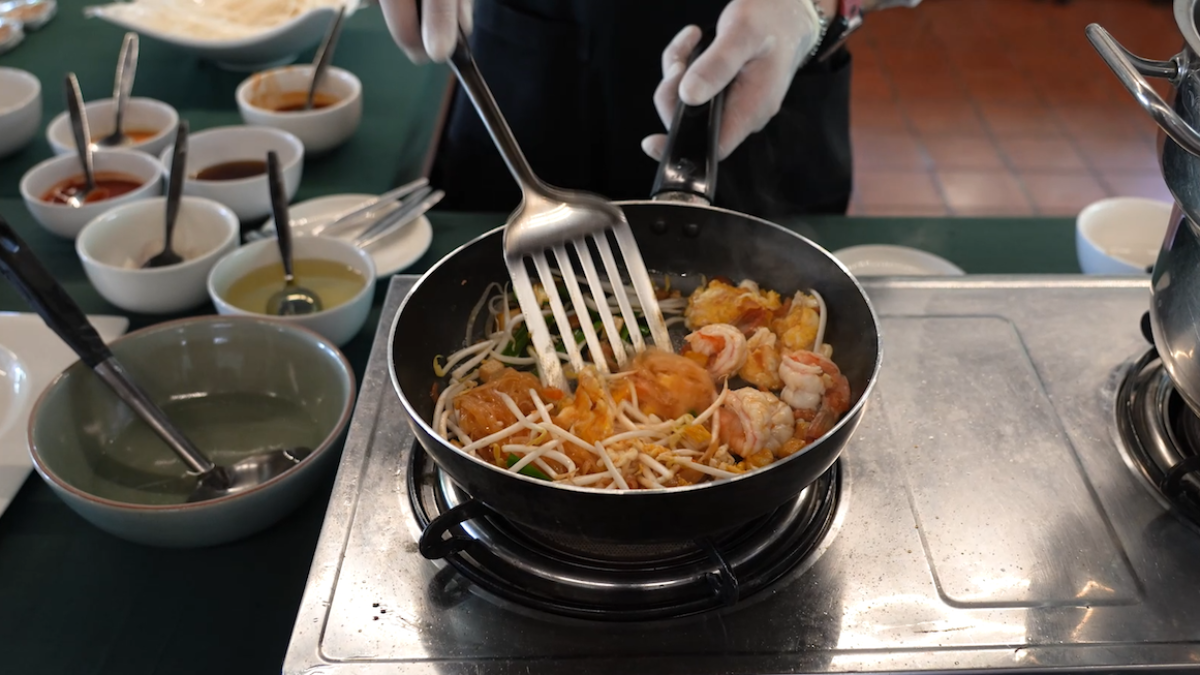 Pad Thai, noodles con gamberi e germogli di soia