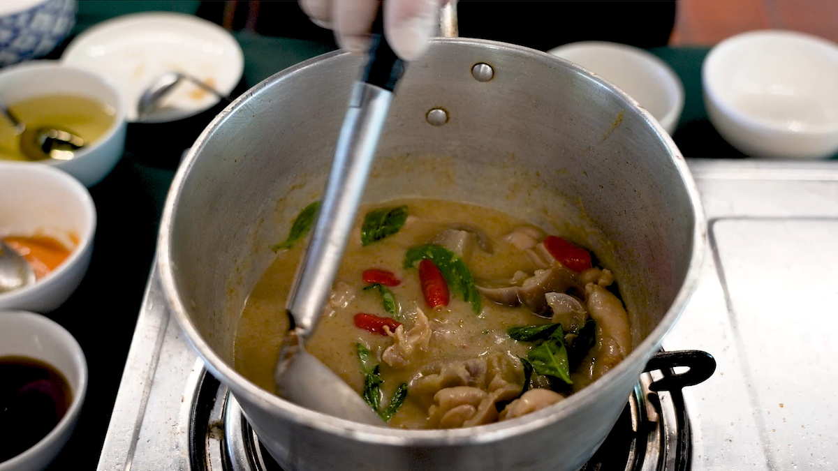Green chicken curry