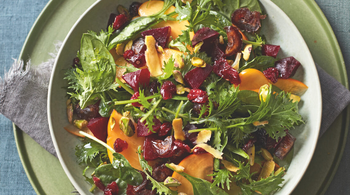 Mizuna con frutta, ortaggi e salsa allo zenzero