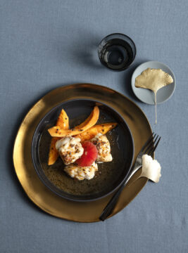 Pescatrice con papaia e pompelmo rosa