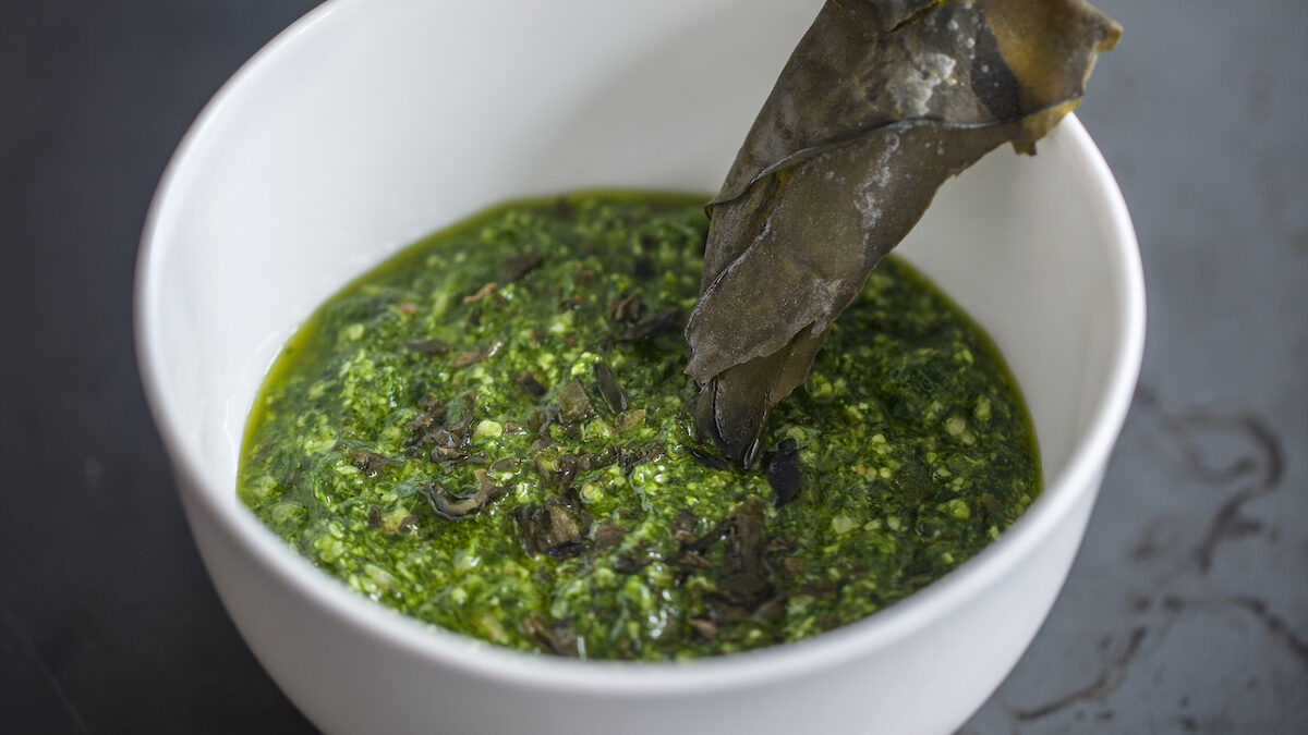 In cucina con le alghe: pesto di kombu
