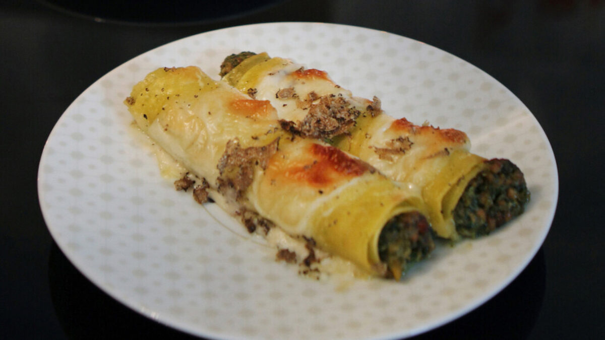 Cannelloni al ragù bianco e tartufo nero