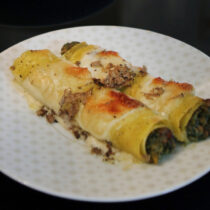Cannelloni al ragù bianco e tartufo nero