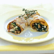 Cannelloni con farcia di spinaci, noci e speck