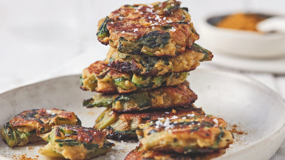 Frittelle con patate e catalogna al curry