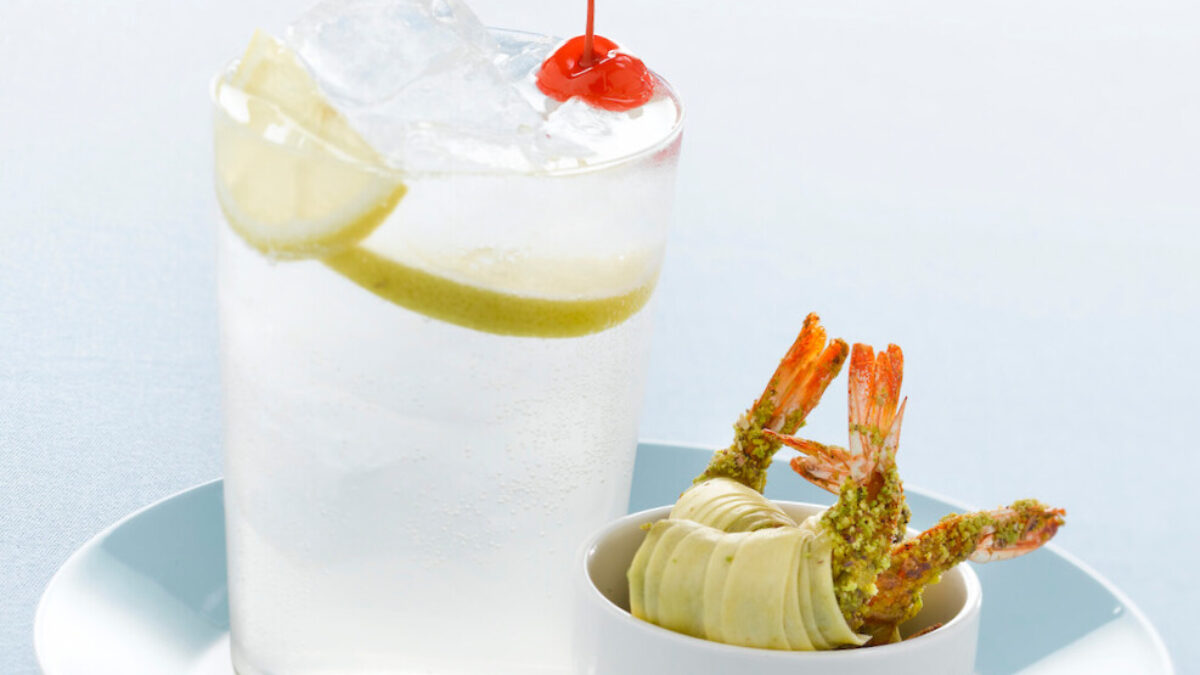 Long drink Tom Collins con involtini di gamberi ai pistacchi