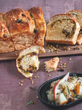 brioche all'olio con frutta secca