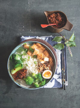 Ramen con il pollo fritto