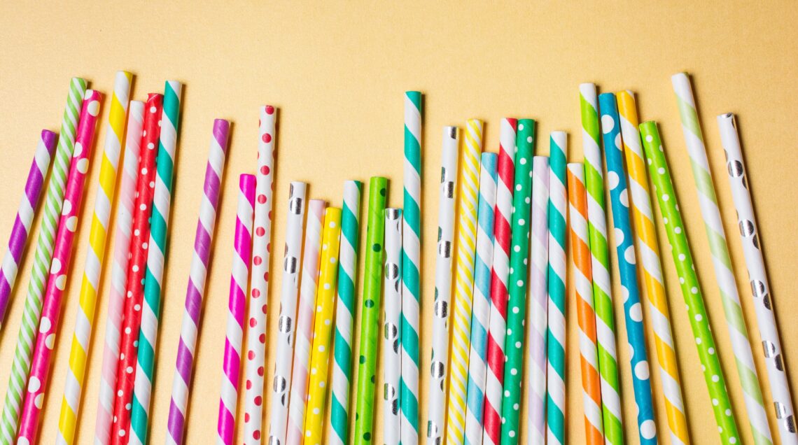 CANNUCCE DI CARTA COLORATE