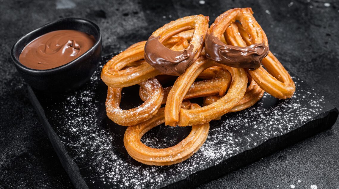CHURROS CON SALSA AL CIOCCOLATO COVER