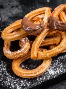 CHURROS CON SALSA AL CIOCCOLATO COVER