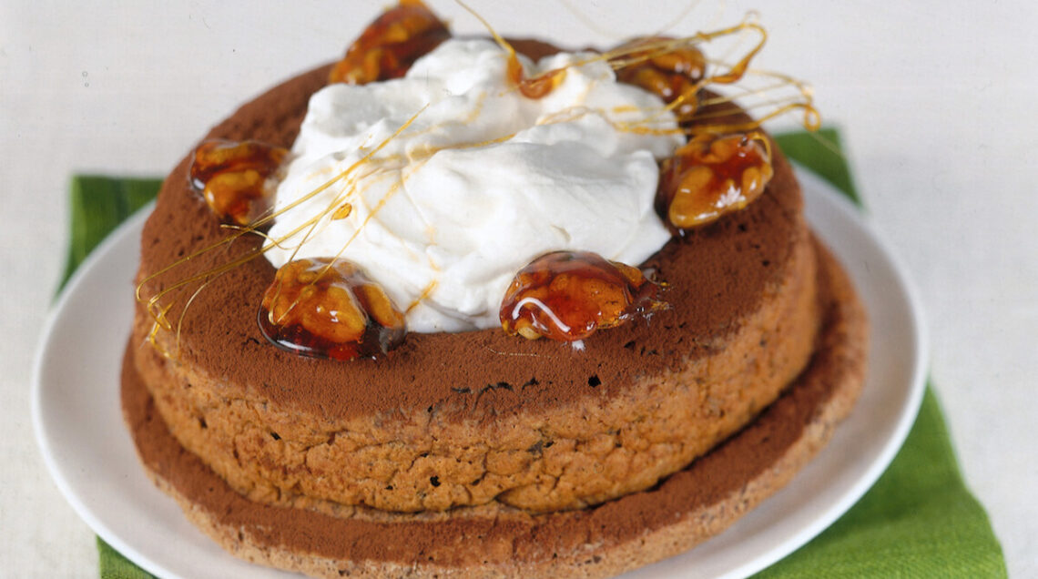 CIAMBELLA AL CIOCCOLATO CON PANNA MONTATA