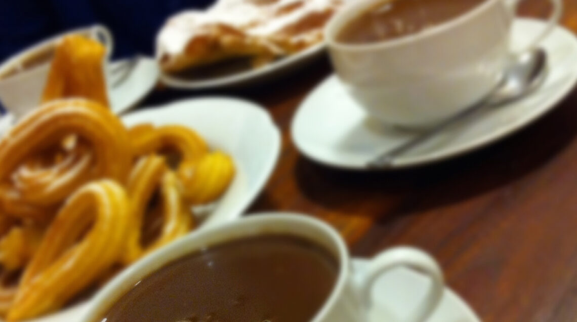Chocolate_a_la_taza_con_churros