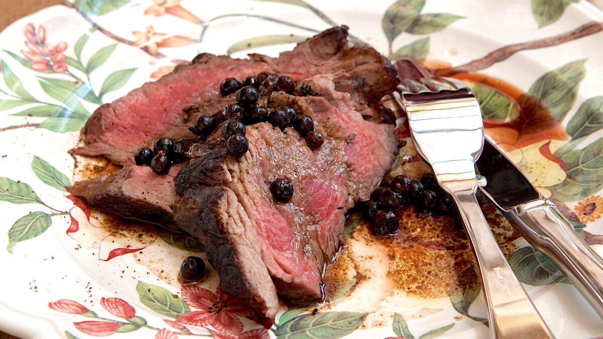 Tagliata di manzo al ginepro