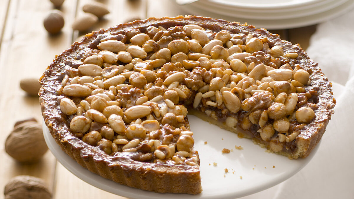 Crostata rustica con frutta secca e amaretti