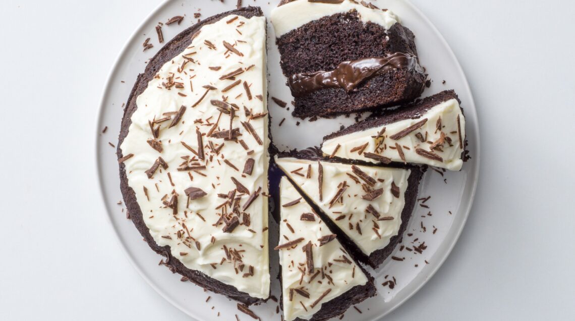 Torta Guinness al cacao e noci con glassa al whiskey