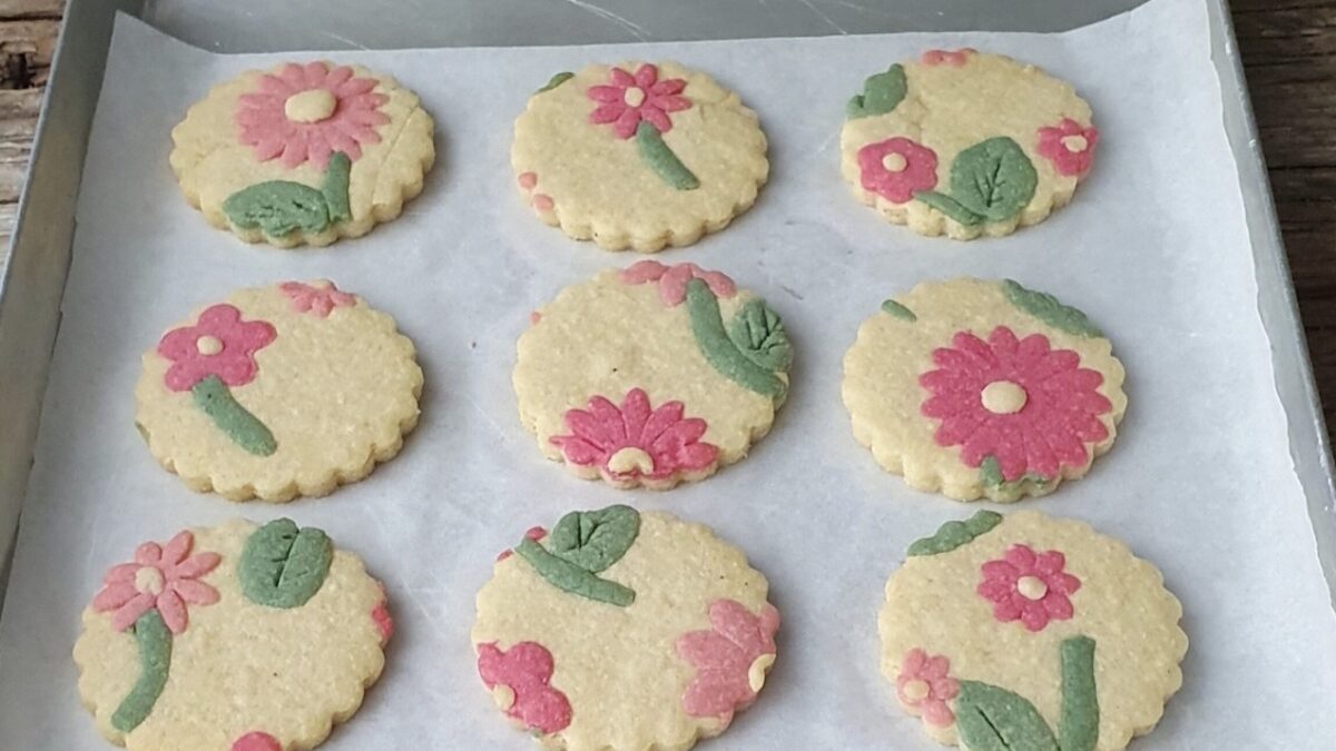Biscotti: frolle fiorite