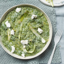 Risoni con crema di spinaci asparagi e bietole con mantecatura di parmigiano