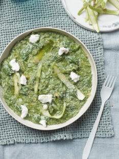 Risoni con crema di spinaci asparagi e bietole con mantecatura di parmigiano