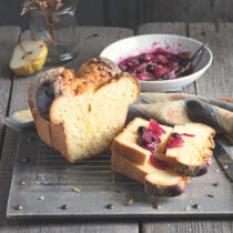 Brioche a lievitazione ritardata con composta di pere e mirtilli