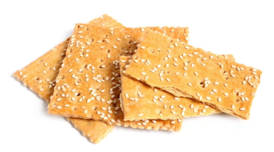 Crackers with sesame