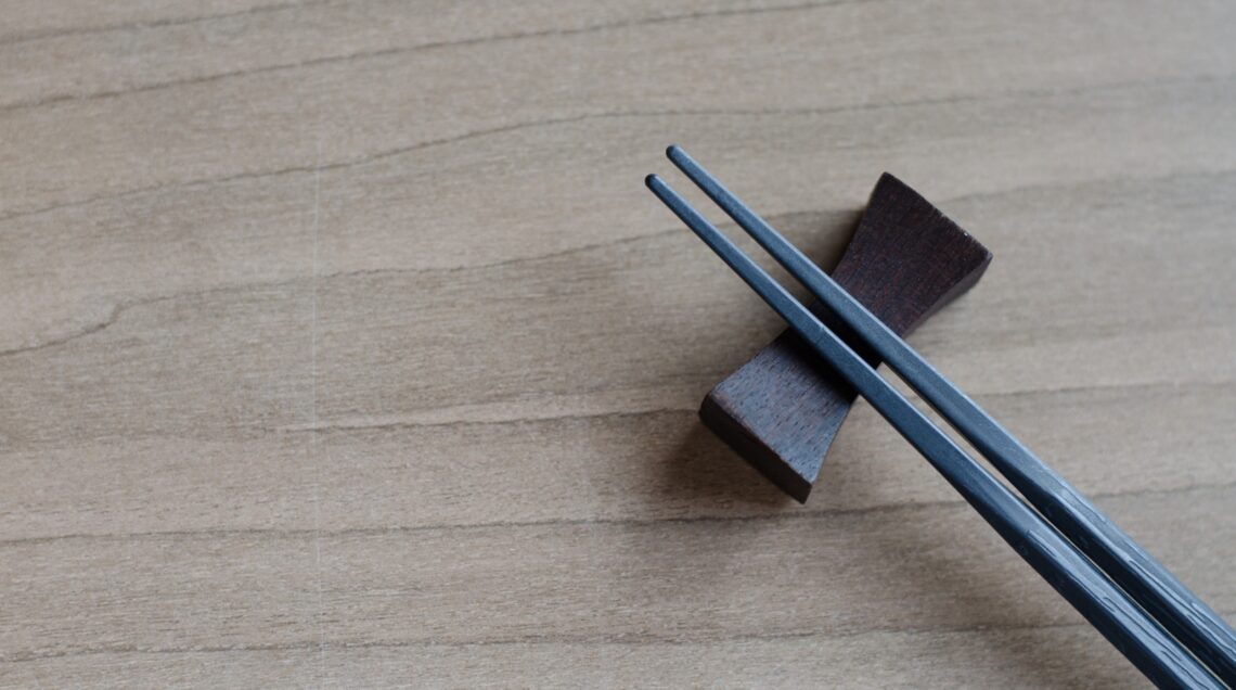 BACCHETTE A PUNTA - chopsticks in japanese restaurant